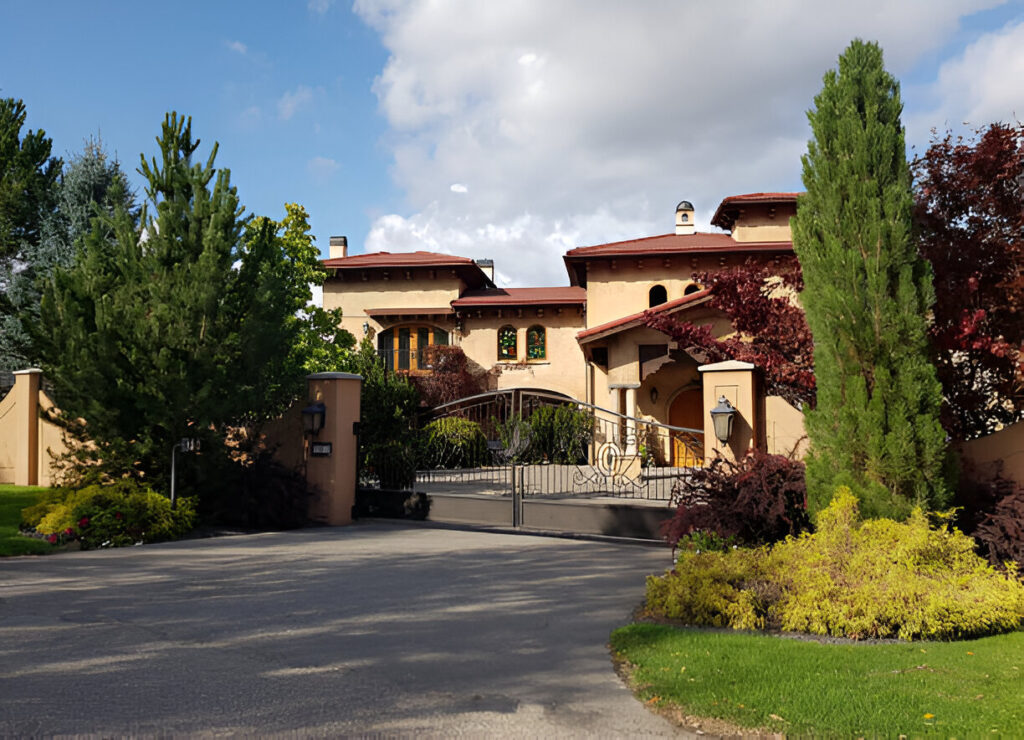 celeb house chelan
